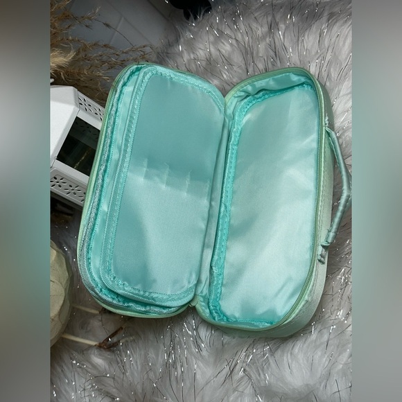 NIP- Pochacco Double Sided Nylon Case - Picture 6 of 6